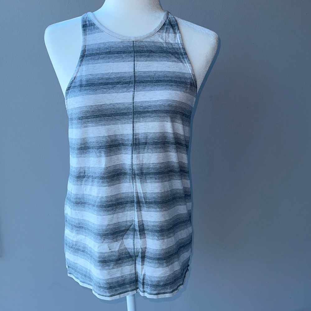 Lululemon women’s tank